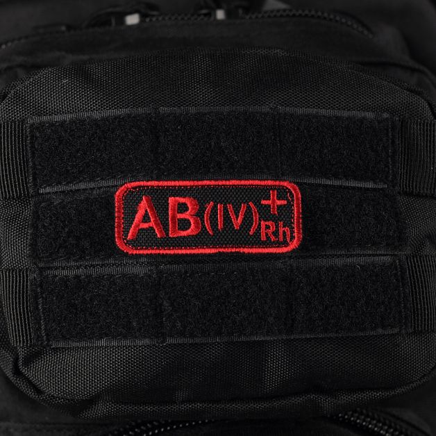 M-Tac нашивка група крові AB(IV) Rh+ чорно-червона