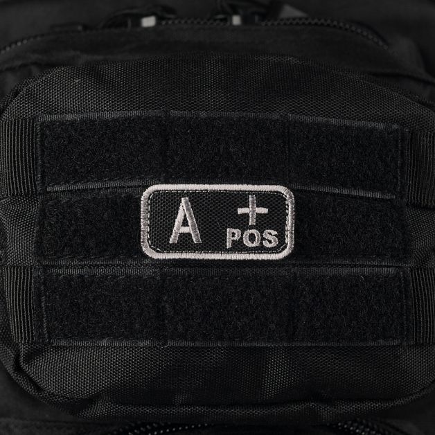 M-Tac нашивка група крові A+ Pos чорно-сіра