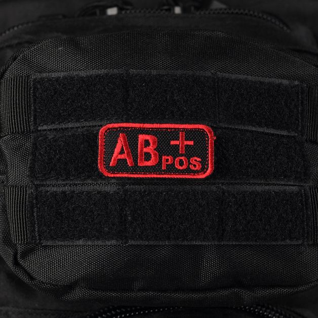 M-Tac нашивка група крові AB+ Pos чорно-червона