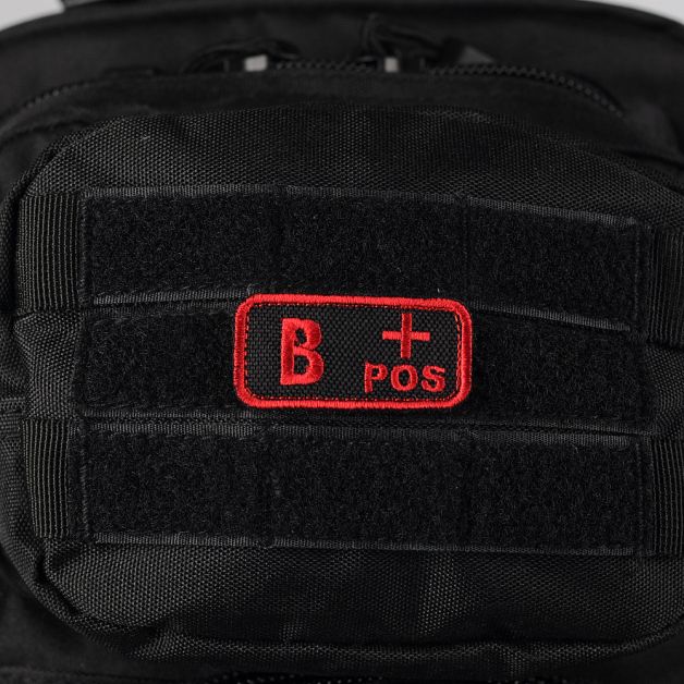 M-Tac нашивка група крові B+ Pos чорно-червона
