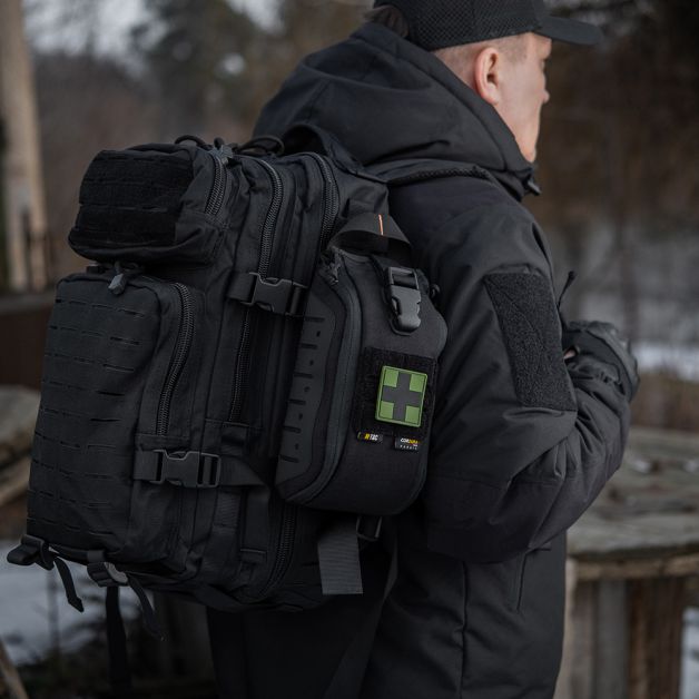 M-Tac нашивка Medic Cross Square ПВХ олива/черный