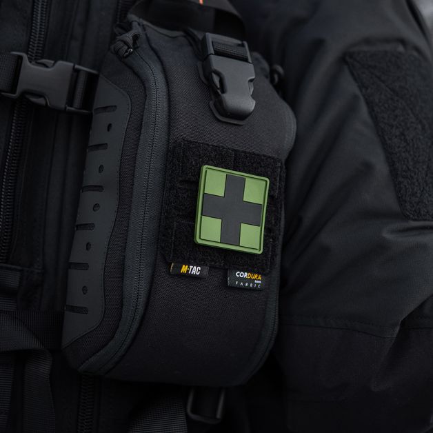 M-Tac нашивка Medic Cross Square ПВХ олива/черный