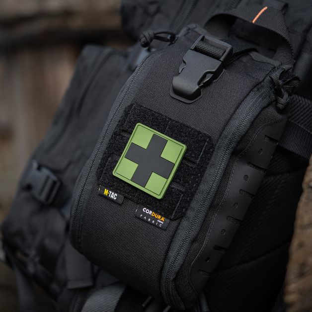 M-Tac нашивка Medic Cross Square ПВХ олива/черный